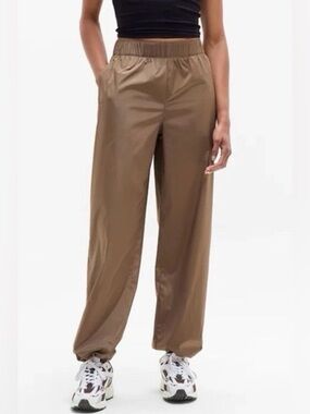 Athleta Women's Cropped Wide-Leg Track Pants in Brown